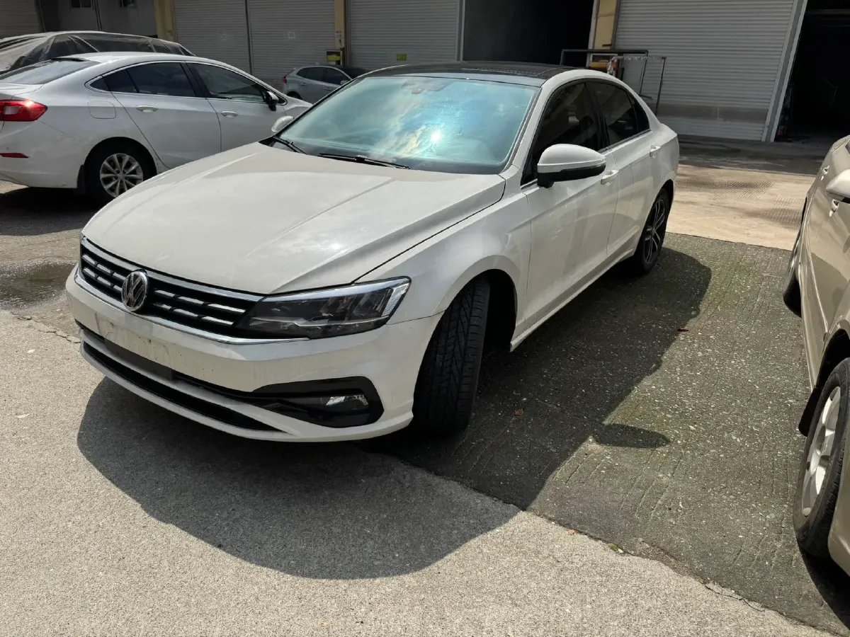 2021 Volkswagen T-Roc 1.4T 150HP L4 7DCT,autocango,china used car exporter,china ev exporter,chinese used car exporter,chinese used ev exporter