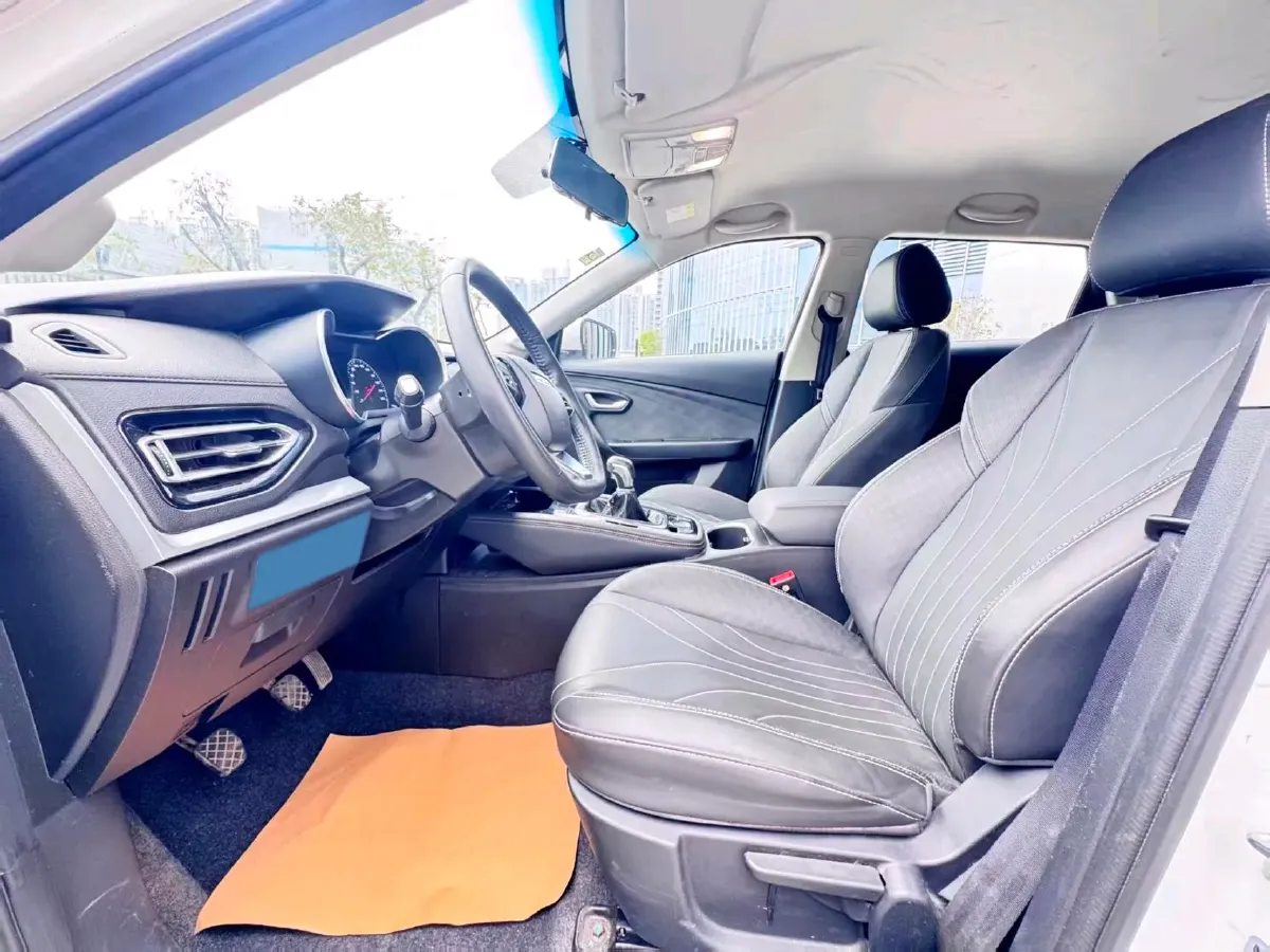 2020 Jetour X70M 1.5T 156HP L4 6MT,autocango,china used car exporter,china ev exporter,chinese used car exporter,chinese used ev exporter