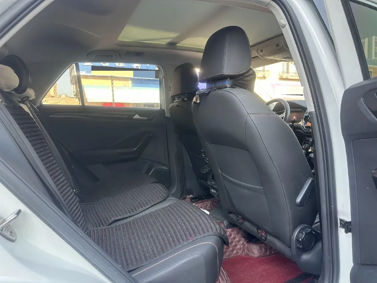 2021 Volkswagen T-Roc 1.4T 150HP L4 7DCT,autocango,china used car exporter,china ev exporter,chinese used car exporter,chinese used ev exporter