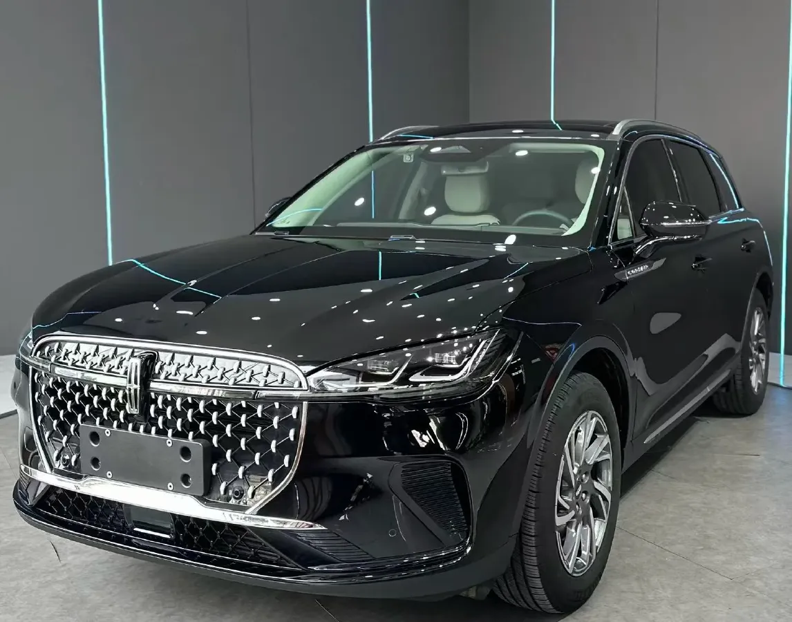 2023 Lincoln Corsair 2.0T 261HP L4 8AT,autocango,china used car exporter,china ev exporter,chinese used car exporter,chinese used ev exporter