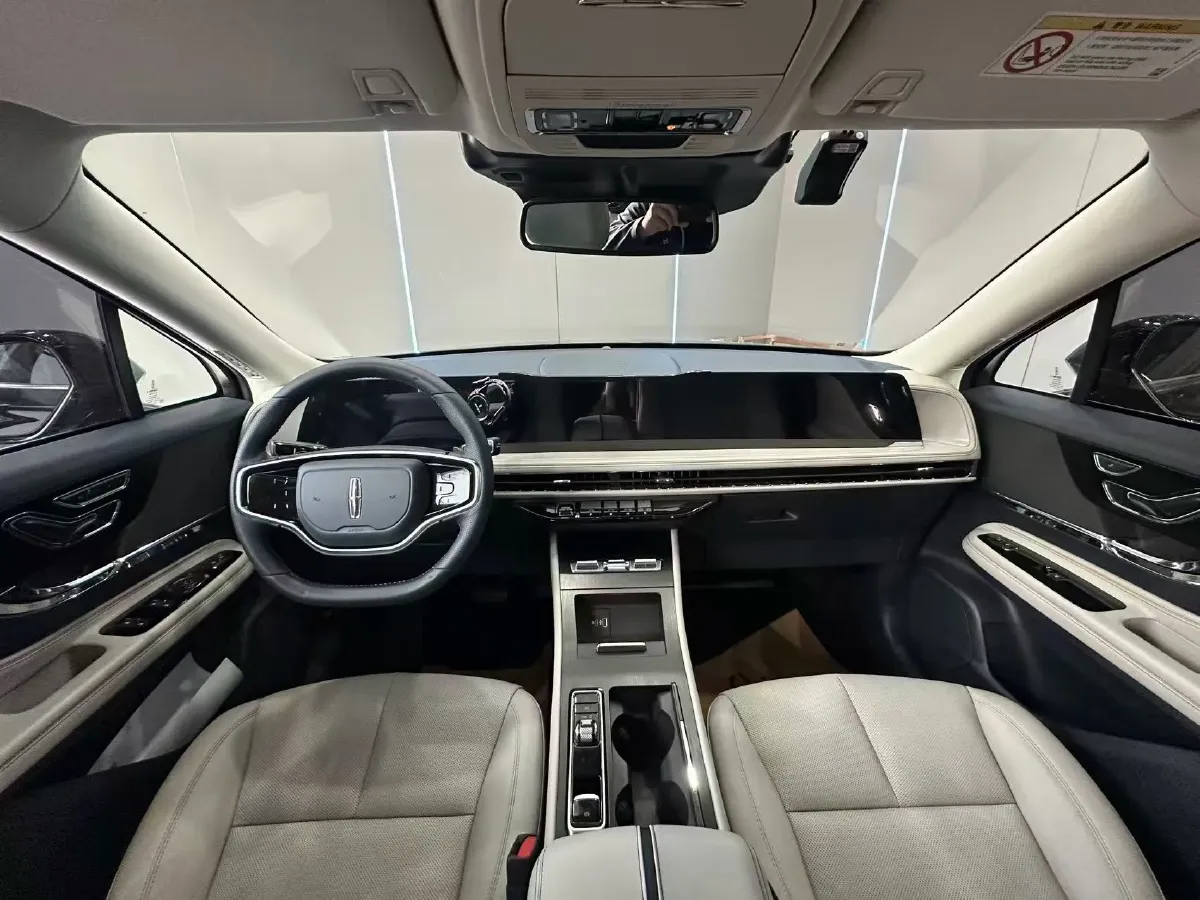 2023 Lincoln Corsair 2.0T 261HP L4 8AT,autocango,china used car exporter,china ev exporter,chinese used car exporter,chinese used ev exporter