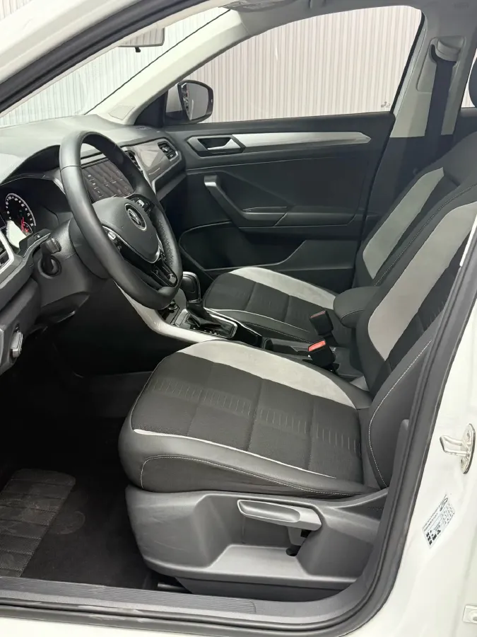 2022 Volkswagen T-Roc 1.4T 150HP L4 7DCT,autocango,china used car exporter,china ev exporter,chinese used car exporter,chinese used ev exporter