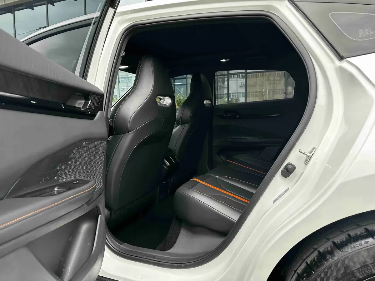 2024 ChangAn UNI-V 1.5T 188HP L4 7DCT,autocango,china used car exporter,china ev exporter,chinese used car exporter,chinese used ev exporter