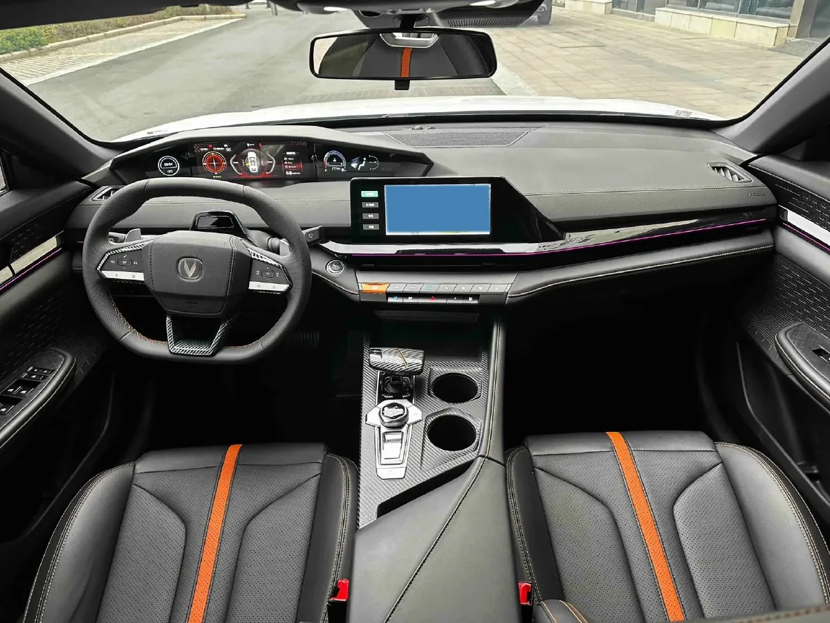 2024 ChangAn UNI-V 1.5T 188HP L4 7DCT,autocango,china used car exporter,china ev exporter,chinese used car exporter,chinese used ev exporter