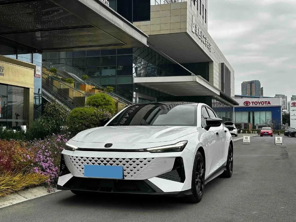 2024 ChangAn UNI-V 1.5T 188HP L4 7DCT,autocango,china used car exporter,china ev exporter,chinese used car exporter,chinese used ev exporter