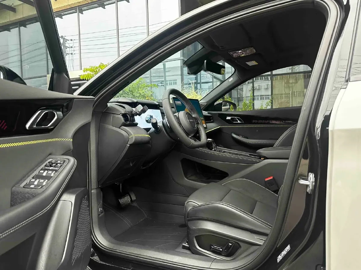 2025 LYNK&CO 03 1.5T 181HP L4 7DCT,autocango,china used car exporter,china ev exporter,chinese used car exporter,chinese used ev exporter