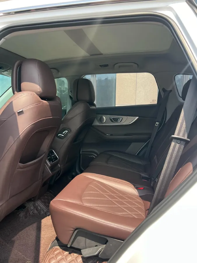 2022 Chery Tiggo 8 PRO 2.0T 254HP L4 7DCT,autocango,china used car exporter,china ev exporter,chinese used car exporter,chinese used ev exporter