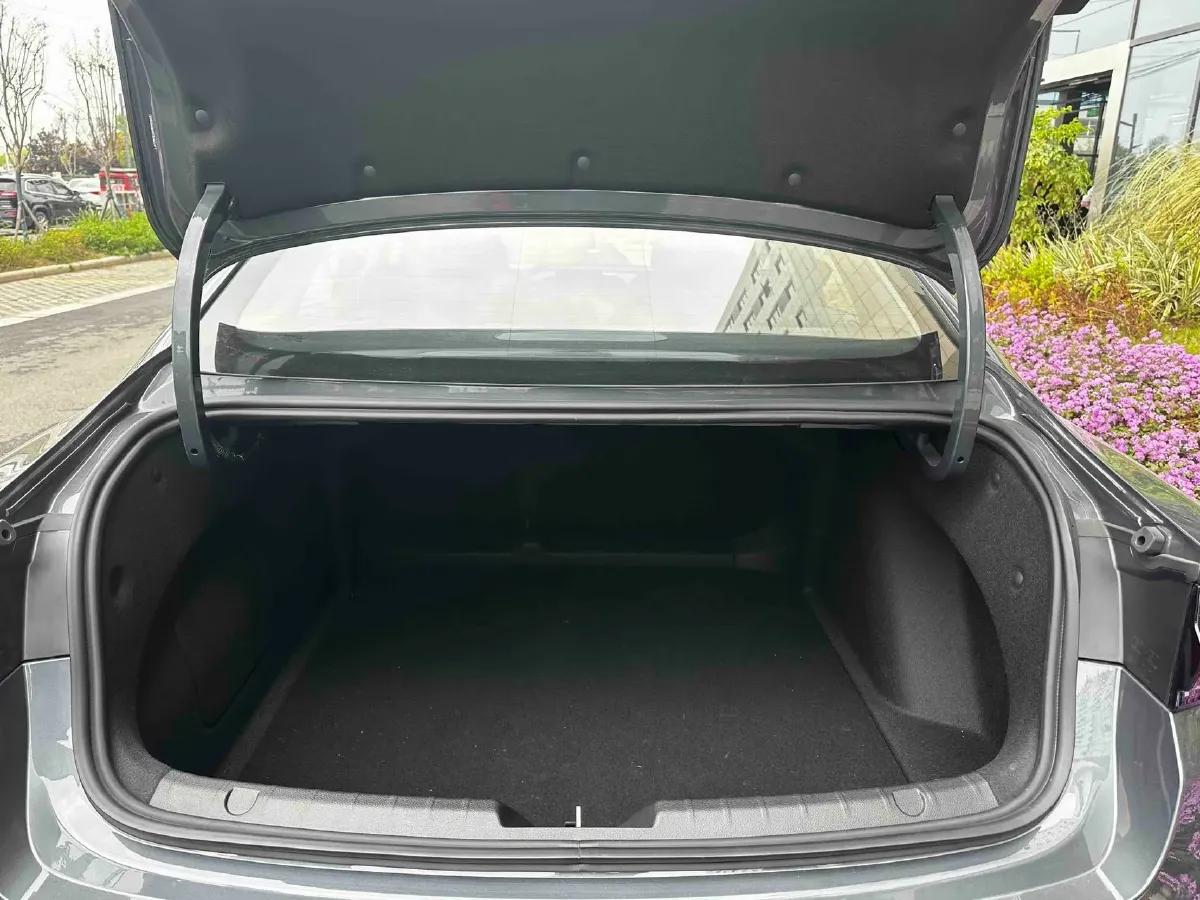 2024 Geely Preface 1.5T 163HP L4 3DHT Hybrid,autocango,china used car exporter,china ev exporter,chinese used car exporter,chinese used ev exporter