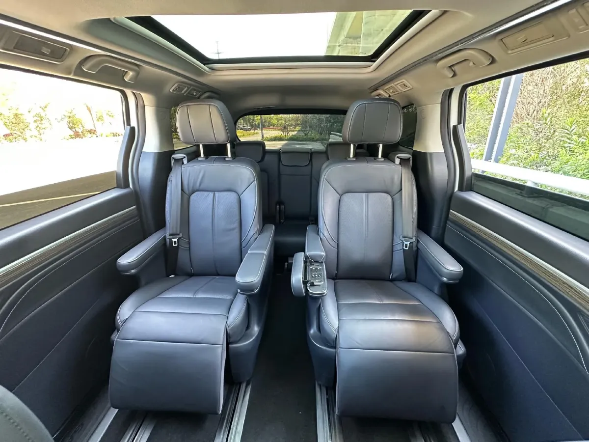 2023 GAC Trumpchi M8 2.0T 252HP L4 8AT,autocango,china used car exporter,china ev exporter,chinese used car exporter,chinese used ev exporter