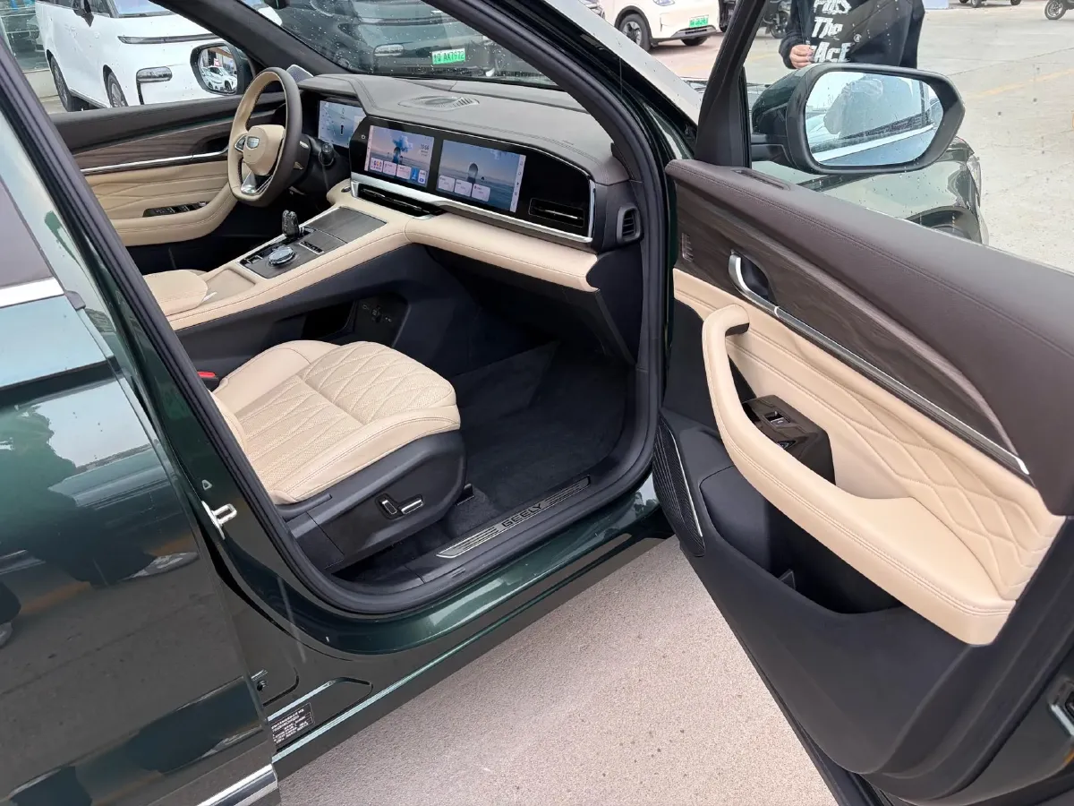 2025 Geely Monjaro 2.0T 238HP L4 8AT,autocango,china used car exporter,china ev exporter,chinese used car exporter,chinese used ev exporter