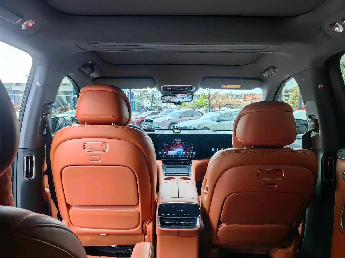 2025 AITO AITO M8 REEV 160HP REEV 53.4KWH,autocango,china used car exporter,china ev exporter,chinese used car exporter,chinese used ev exporter