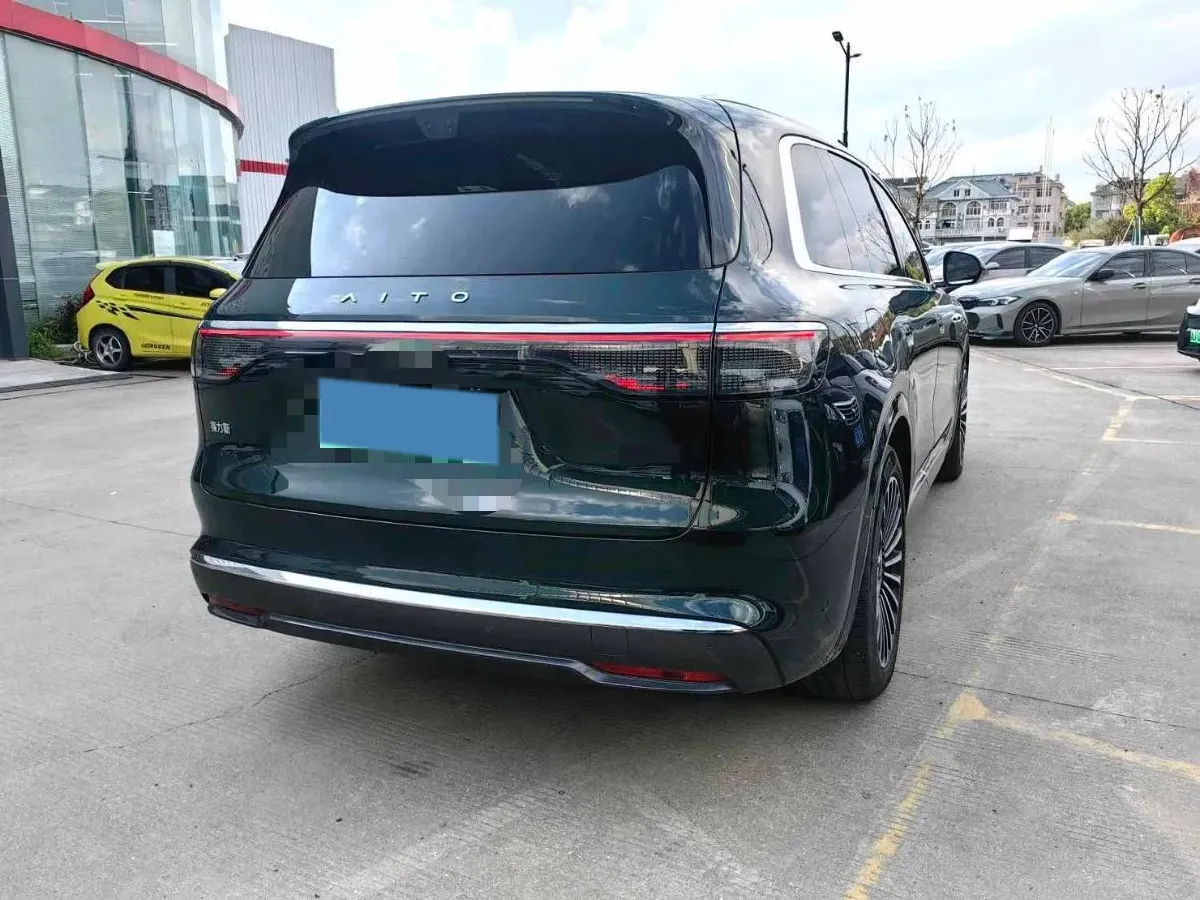2025 AITO AITO M8 REEV 160HP REEV 53.4KWH,autocango,china used car exporter,china ev exporter,chinese used car exporter,chinese used ev exporter
