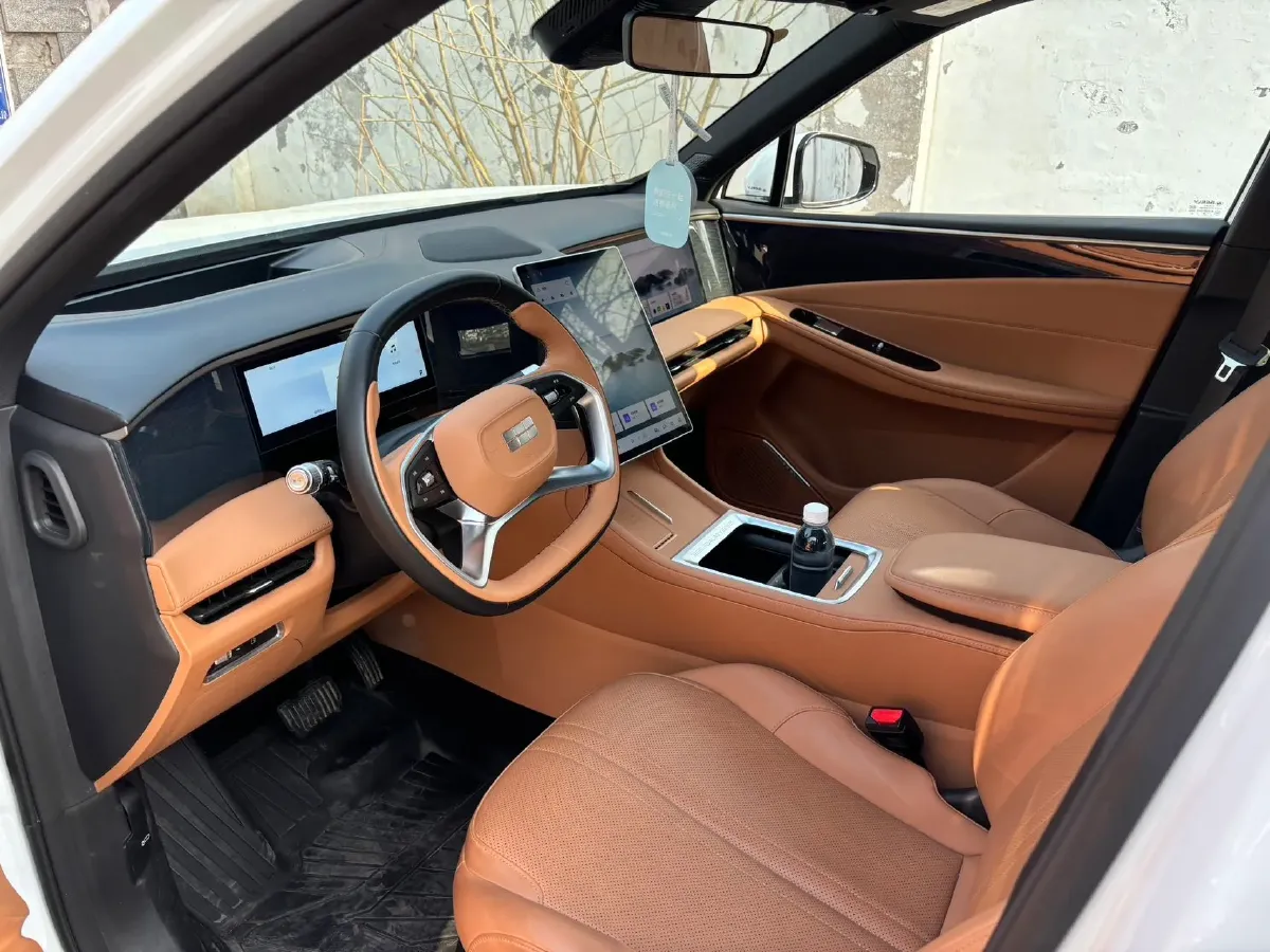 2025 Geely Galaxy L7 1.5L 112HP L4 1DHT PHEV 18.4KWH,autocango,china used car exporter,china ev exporter,chinese used car exporter,chinese used ev exporter