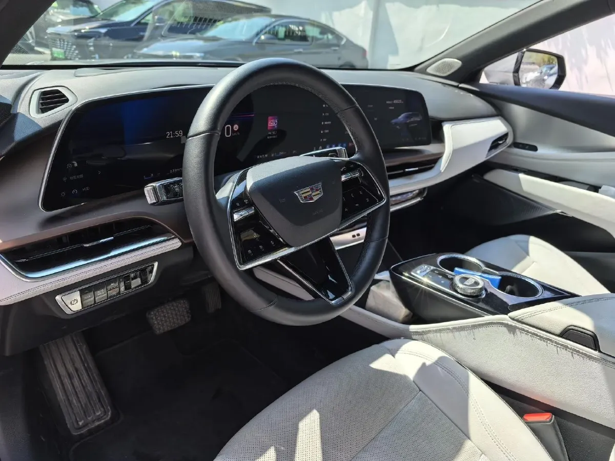 2023 Cadillac GT4 1.5T 211HP L4 9AT,autocango,china used car exporter,china ev exporter,chinese used car exporter,chinese used ev exporter