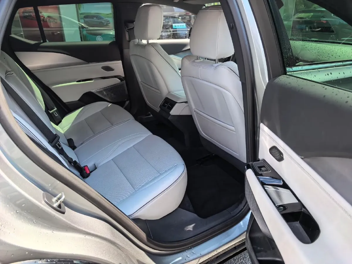 2023 Cadillac GT4 1.5T 211HP L4 9AT,autocango,china used car exporter,china ev exporter,chinese used car exporter,chinese used ev exporter