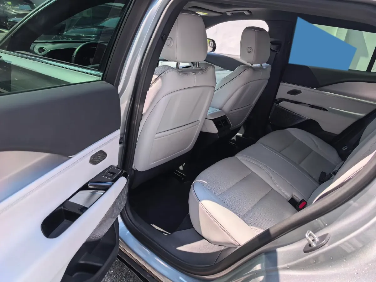 2023 Cadillac GT4 1.5T 211HP L4 9AT,autocango,china used car exporter,china ev exporter,chinese used car exporter,chinese used ev exporter