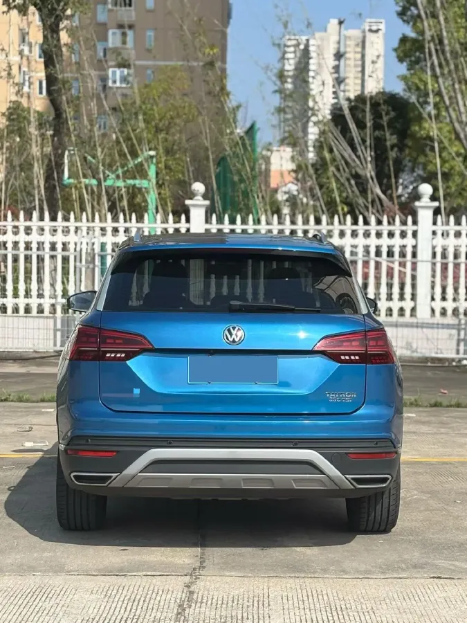 2019 Jeep Cherokee 2.0T 234HP L4 9AT,autocango,china used car exporter,china ev exporter,chinese used car exporter,chinese used ev exporter