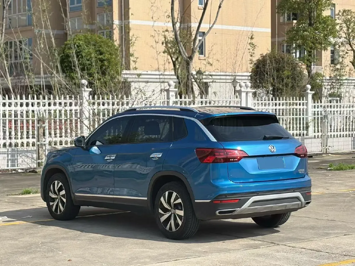 2019 Jeep Cherokee 2.0T 234HP L4 9AT,autocango,china used car exporter,china ev exporter,chinese used car exporter,chinese used ev exporter