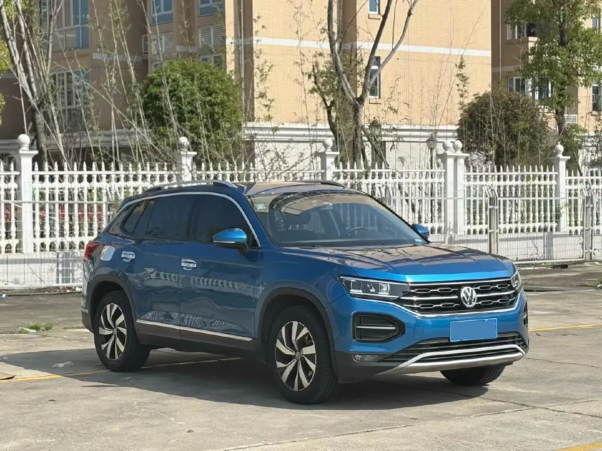 2019 Jeep Cherokee 2.0T 234HP L4 9AT,autocango,china used car exporter,china ev exporter,chinese used car exporter,chinese used ev exporter