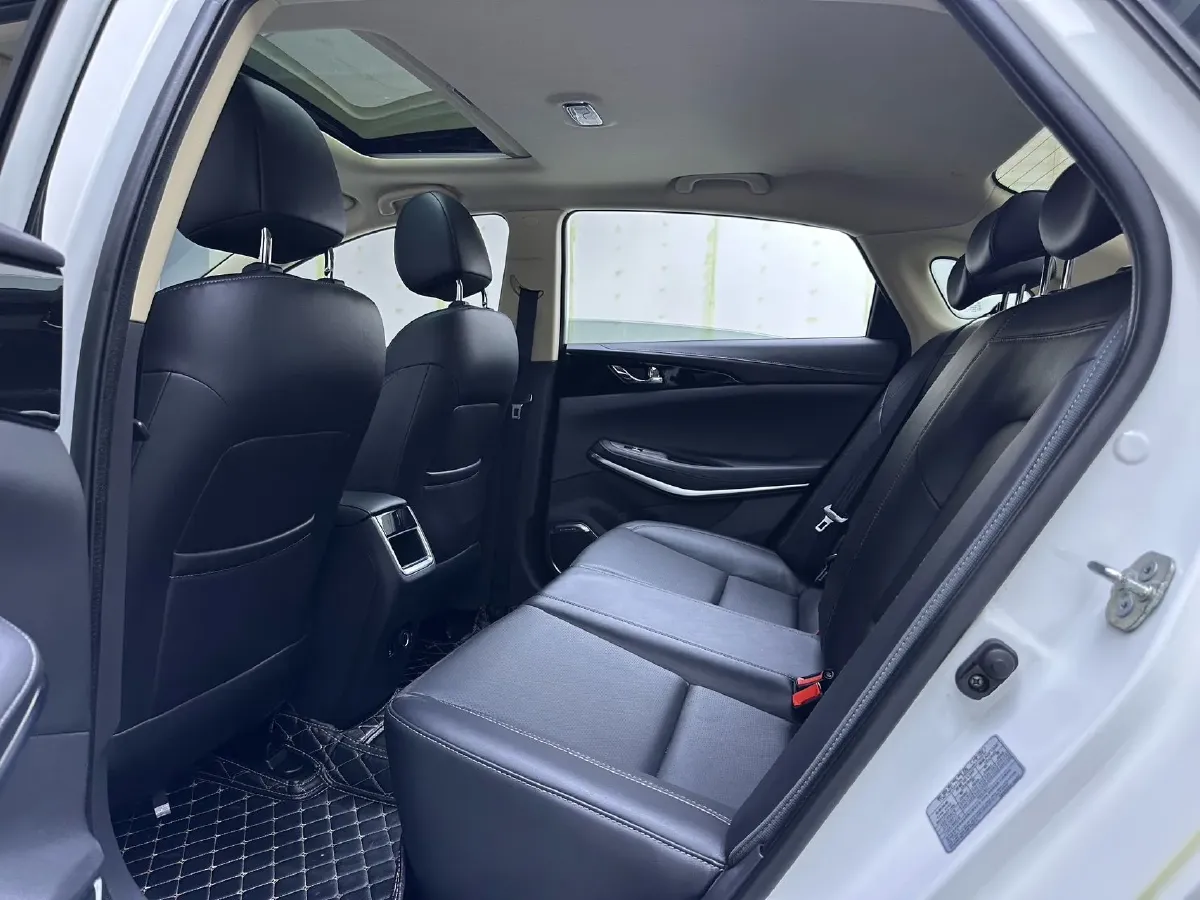 2021 ChangAn Raeton CC 1.5T 180HP L4 7DCT,autocango,china used car exporter,china ev exporter,chinese used car exporter,chinese used ev exporter