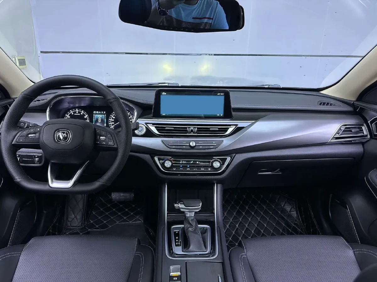 2021 ChangAn Raeton CC 1.5T 180HP L4 7DCT,autocango,china used car exporter,china ev exporter,chinese used car exporter,chinese used ev exporter