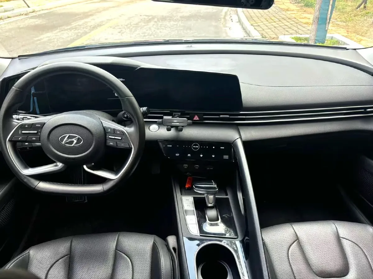 2021 Hyundai Elantra 1.5L 115HP L4 CVT,autocango,china used car exporter,china ev exporter,chinese used car exporter,chinese used ev exporter