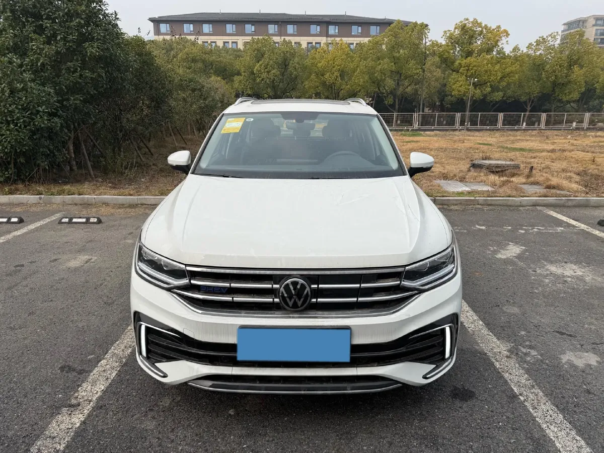 2023 Volkswagen Tiguan L 1.4T 150HP L4 6DCT PHEV 13KWH,autocango,china used car exporter,china ev exporter,chinese used car exporter,chinese used ev exporter