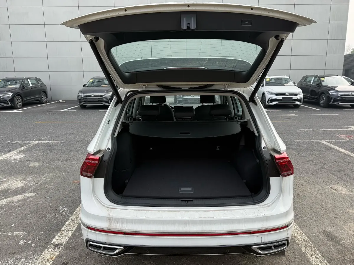 2023 Volkswagen Tiguan L 1.4T 150HP L4 6DCT PHEV 13KWH,autocango,china used car exporter,china ev exporter,chinese used car exporter,chinese used ev exporter