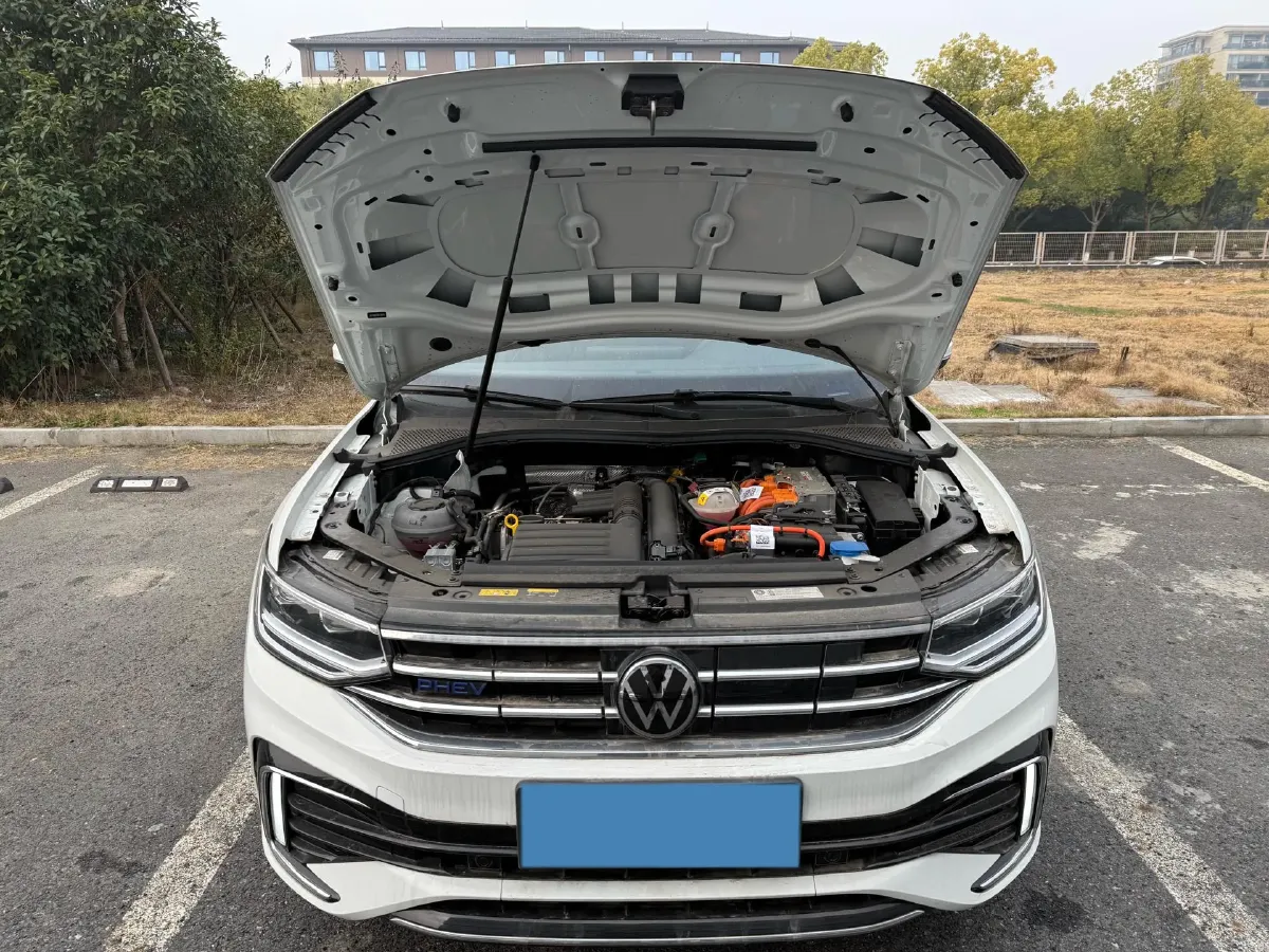 2023 Volkswagen Tiguan L 1.4T 150HP L4 6DCT PHEV 13KWH,autocango,china used car exporter,china ev exporter,chinese used car exporter,chinese used ev exporter