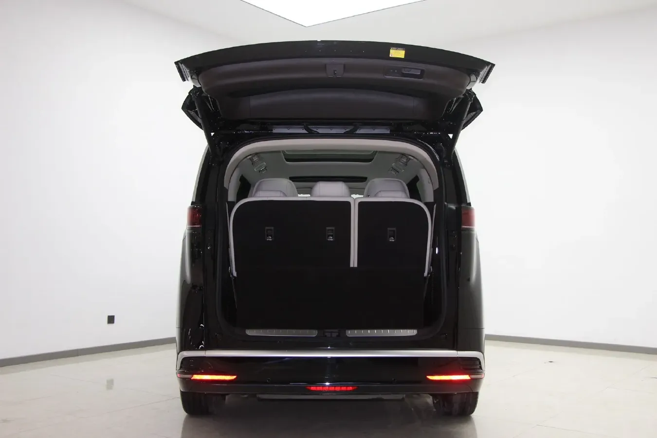 2025 Denza D9 1.5T 156HP L4 E-CVT PHEV 40KWH,autocango,china used car exporter,china ev exporter,chinese used car exporter,chinese used ev exporter