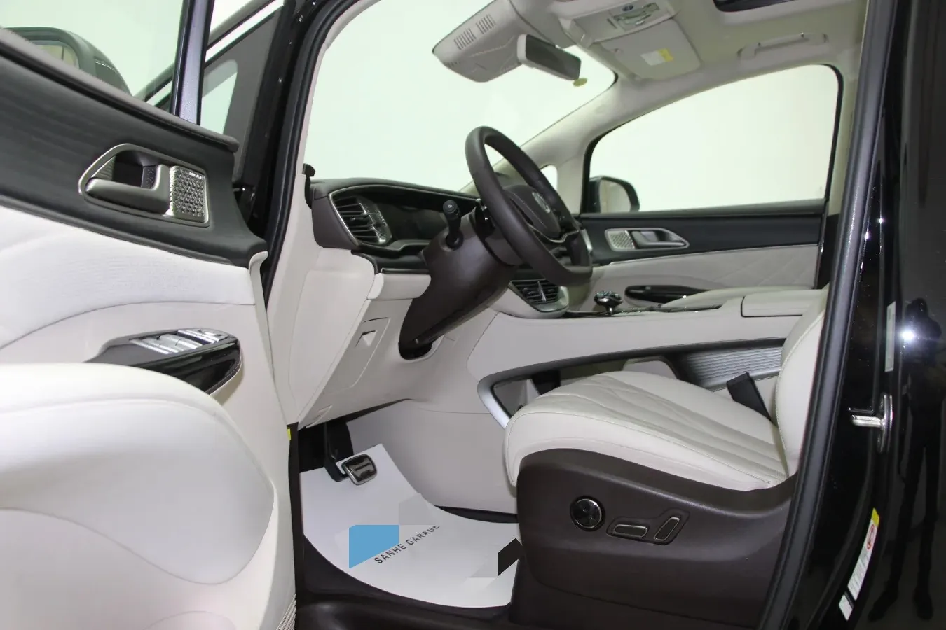 2025 Denza D9 1.5T 156HP L4 E-CVT PHEV 40KWH,autocango,china used car exporter,china ev exporter,chinese used car exporter,chinese used ev exporter