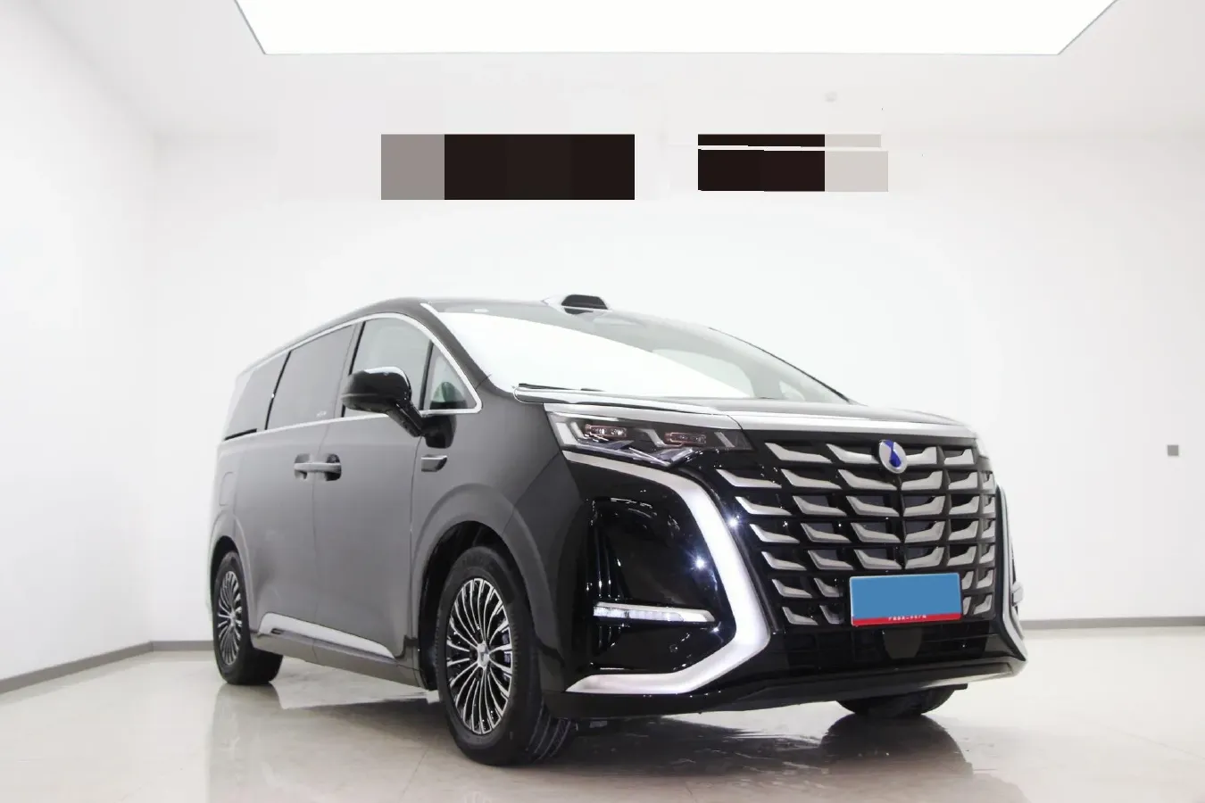 2025 Denza D9 1.5T 156HP L4 E-CVT PHEV 40KWH,autocango,china used car exporter,china ev exporter,chinese used car exporter,chinese used ev exporter
