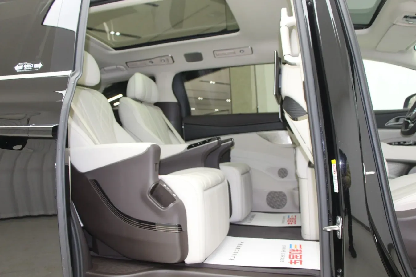 2025 Denza D9 1.5T 156HP L4 E-CVT PHEV 40KWH,autocango,china used car exporter,china ev exporter,chinese used car exporter,chinese used ev exporter