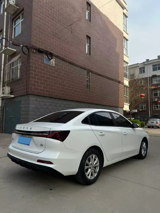 2023 Roewe i5 1.5L 129HP L4 5MT,autocango,china used car exporter,china ev exporter,chinese used car exporter,chinese used ev exporter