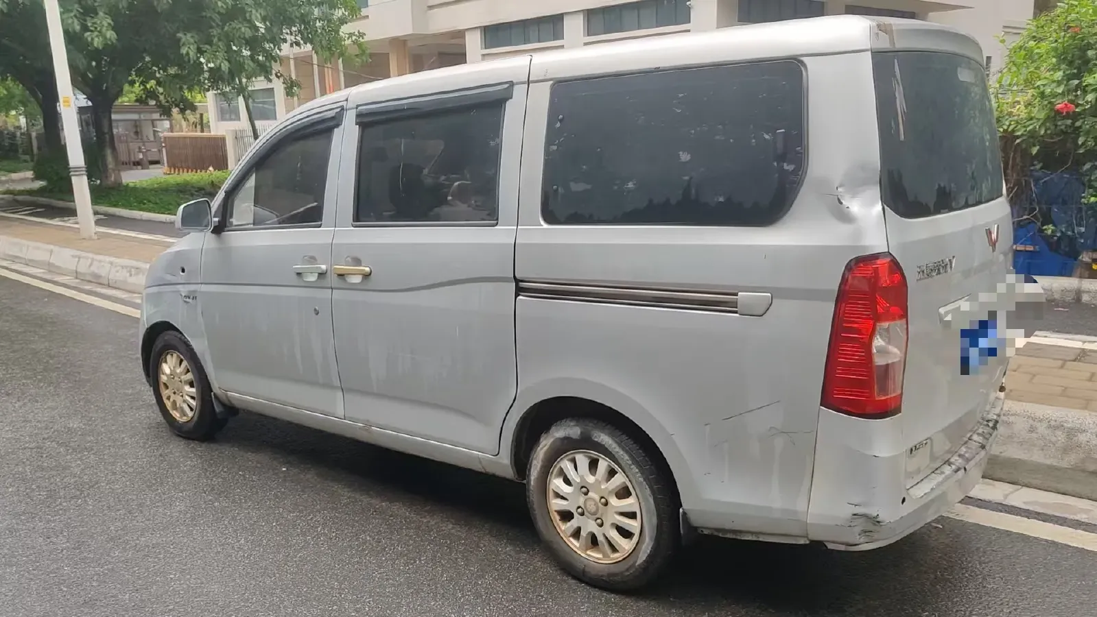 2018 WuLing RongGuang V 1.5L 112HP L4 5MT,autocango,china used car exporter,china ev exporter,chinese used car exporter,chinese used ev exporter