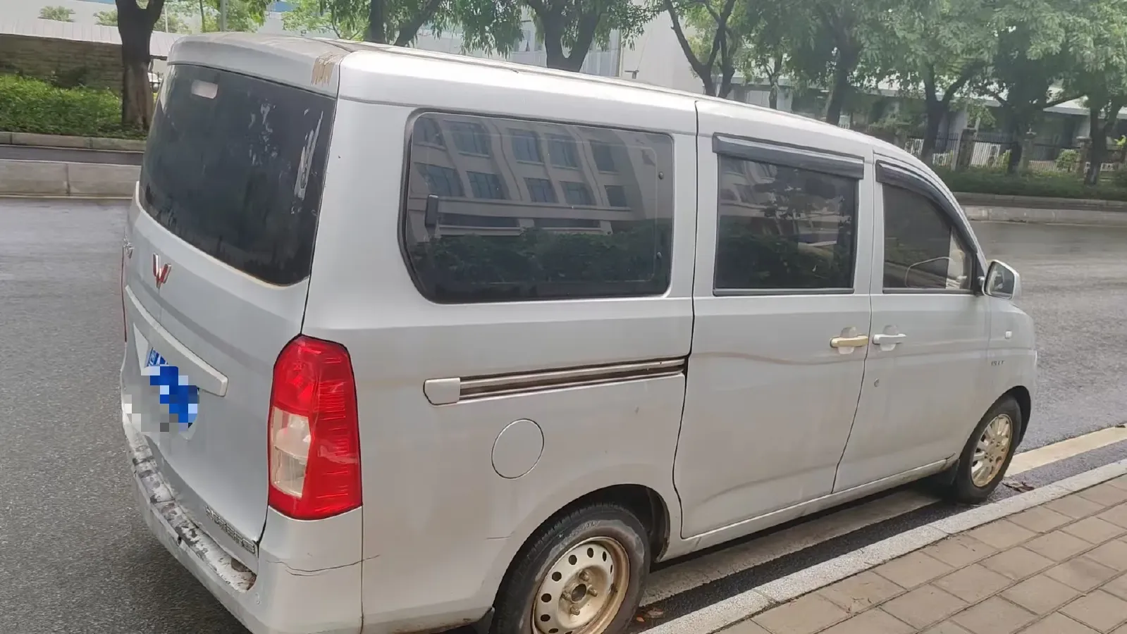 2018 WuLing RongGuang V 1.5L 112HP L4 5MT,autocango,china used car exporter,china ev exporter,chinese used car exporter,chinese used ev exporter