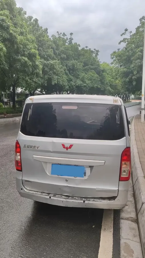 2018 WuLing RongGuang V 1.5L 112HP L4 5MT,autocango,china used car exporter,china ev exporter,chinese used car exporter,chinese used ev exporter