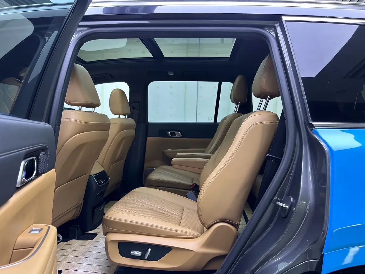 2020 Li ONE Range Extended 131HP REEV 40.5KWH,autocango,china used car exporter,china ev exporter,chinese used car exporter,chinese used ev exporter