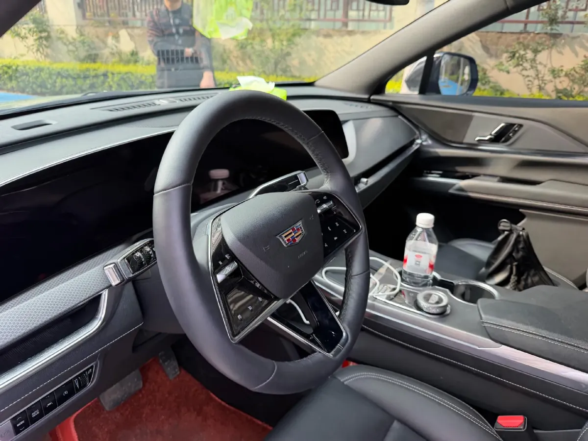 2025 Cadillac XT5 2.0T 237HP L4 9AT,autocango,china used car exporter,china ev exporter,chinese used car exporter,chinese used ev exporter