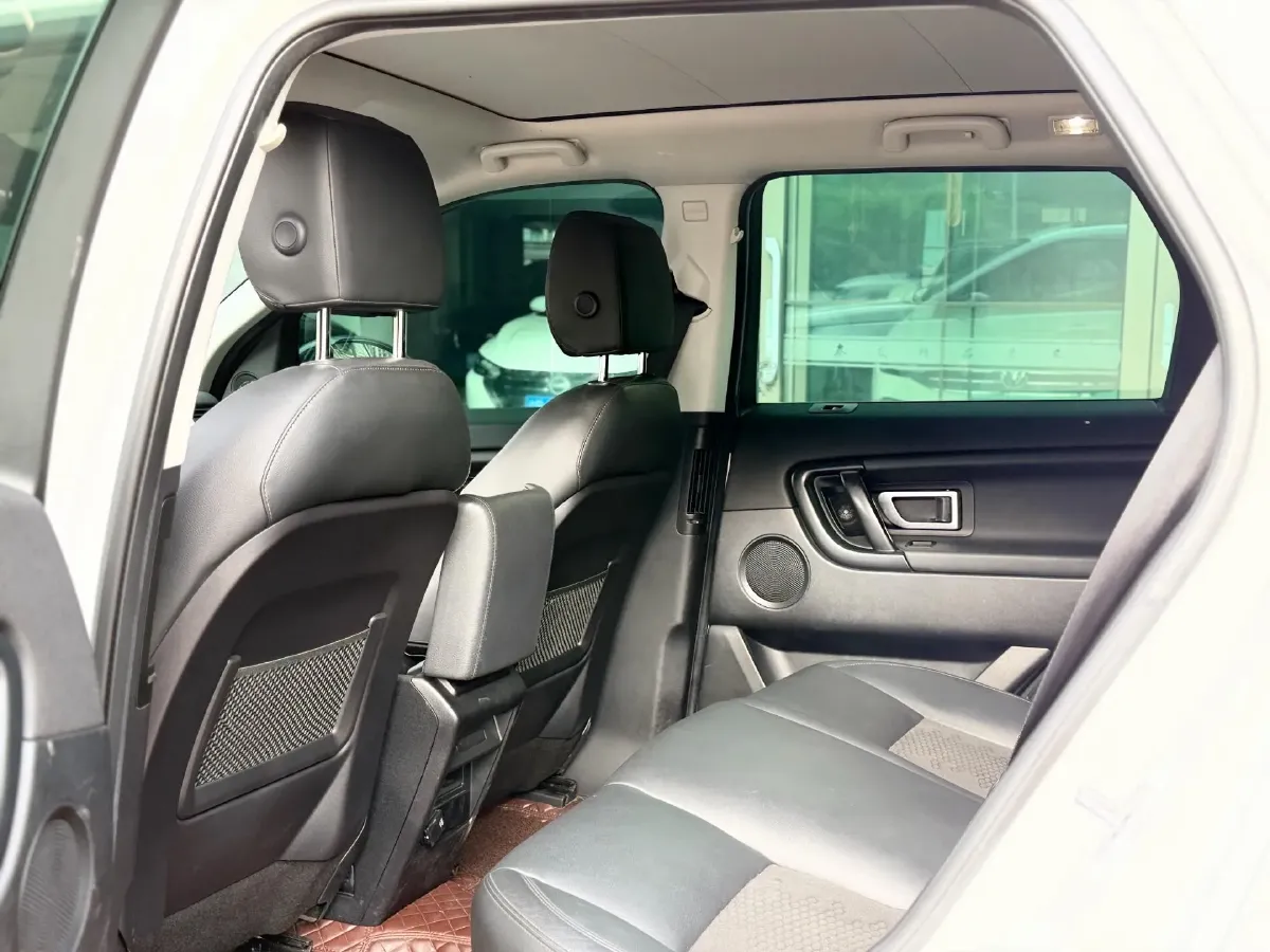 2019 Land Rover Discovery Sport 2.0T 200HP L4 9AT,autocango,china used car exporter,china ev exporter,chinese used car exporter,chinese used ev exporter