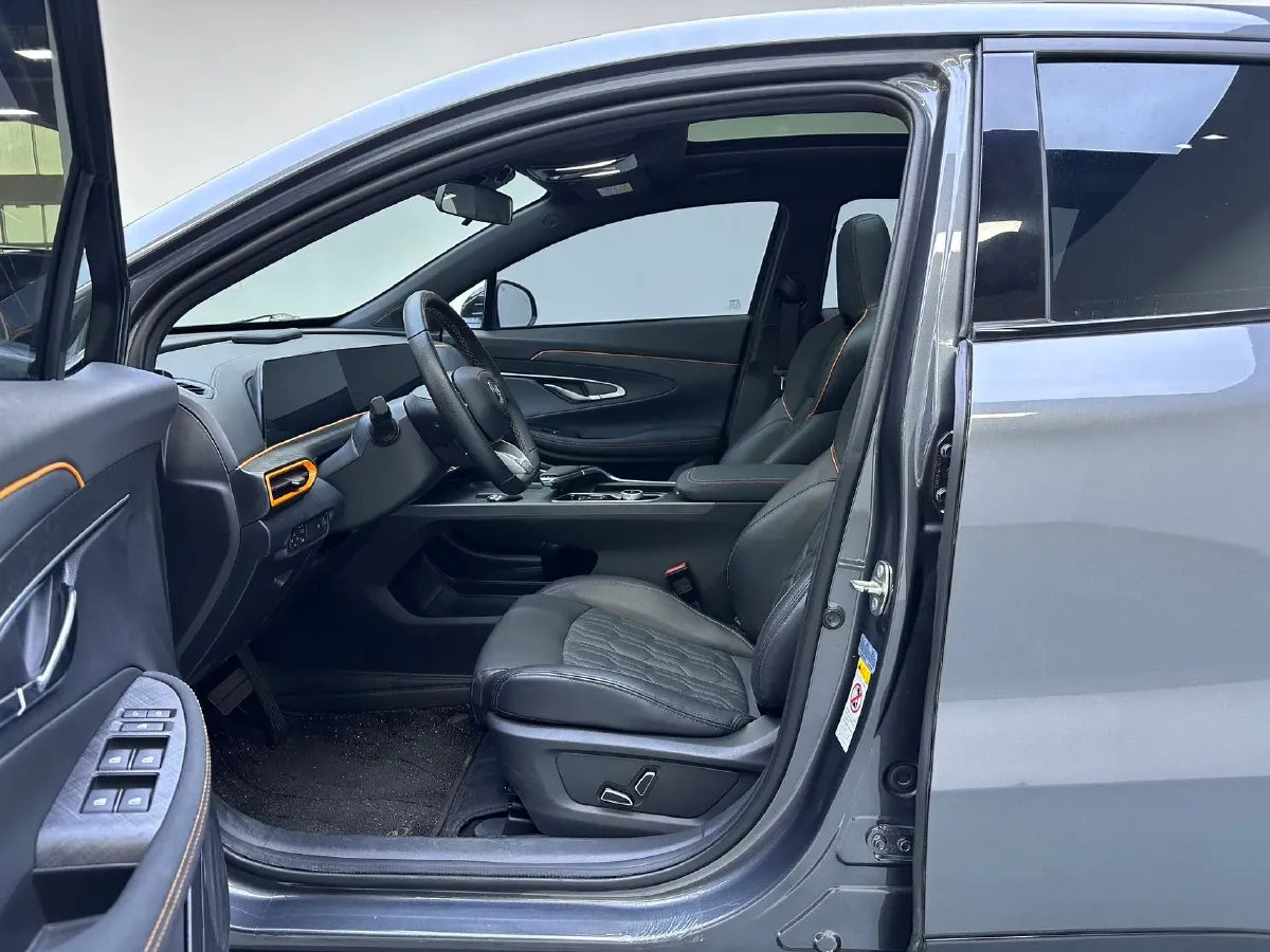 2022 ChangAn UNI-T 1.5T 188HP L4 7DCT,autocango,china used car exporter,china ev exporter,chinese used car exporter,chinese used ev exporter