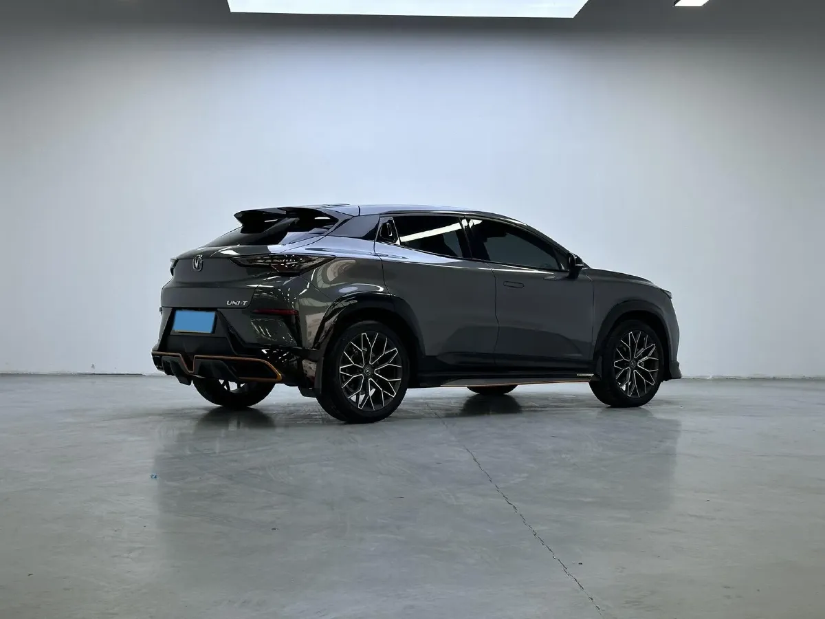 2022 ChangAn UNI-T 1.5T 188HP L4 7DCT,autocango,china used car exporter,china ev exporter,chinese used car exporter,chinese used ev exporter