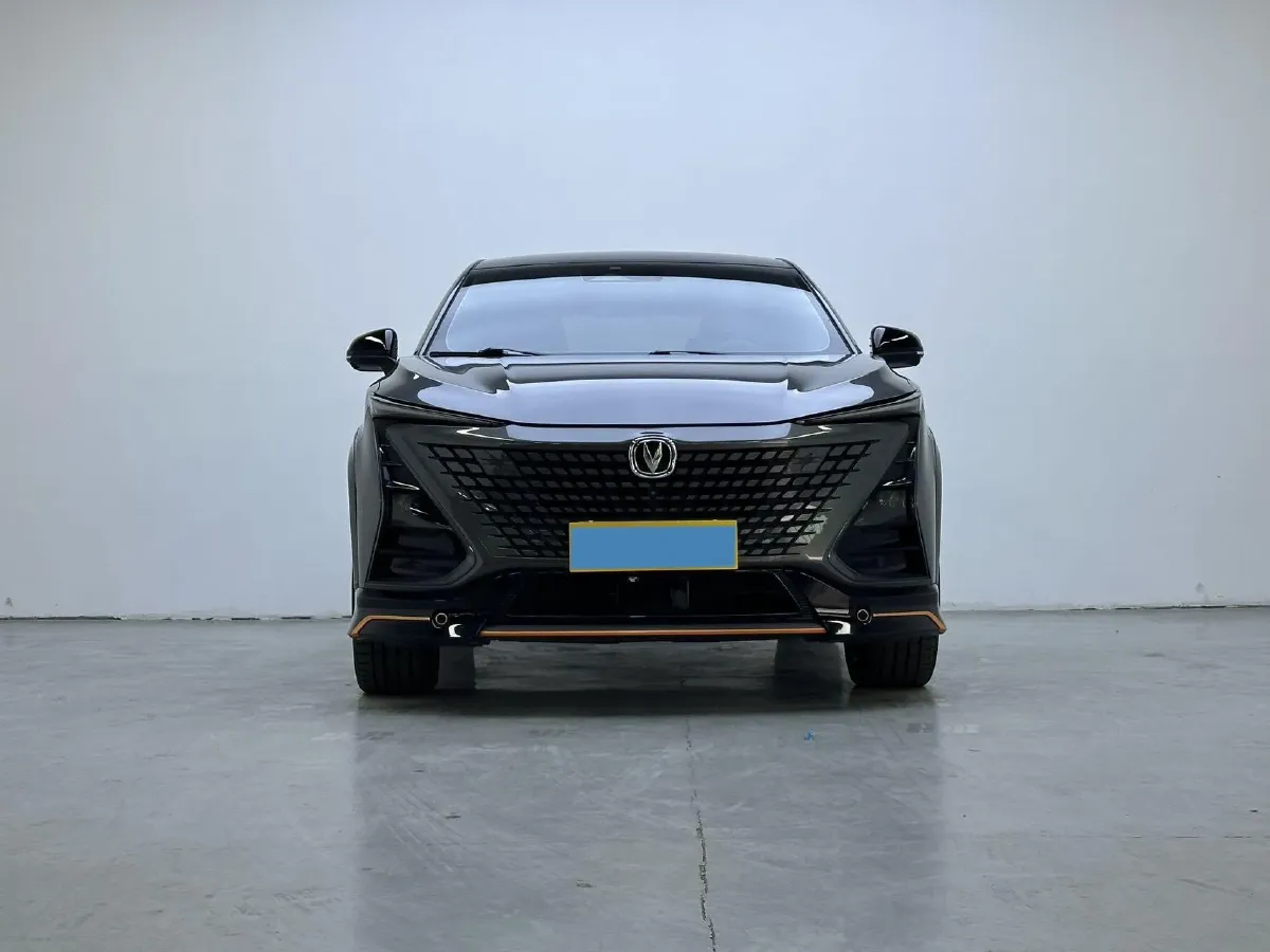 2022 ChangAn UNI-T 1.5T 188HP L4 7DCT,autocango,china used car exporter,china ev exporter,chinese used car exporter,chinese used ev exporter