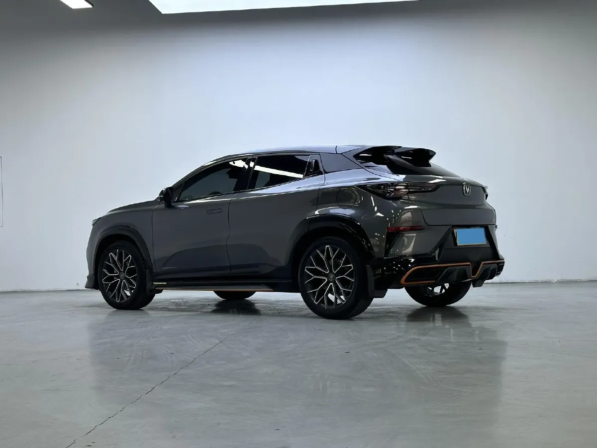 2022 ChangAn UNI-T 1.5T 188HP L4 7DCT,autocango,china used car exporter,china ev exporter,chinese used car exporter,chinese used ev exporter