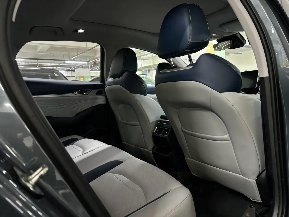 2021 Geely Preface 2.0T 190HP L4 7DCT,autocango,china used car exporter,china ev exporter,chinese used car exporter,chinese used ev exporter