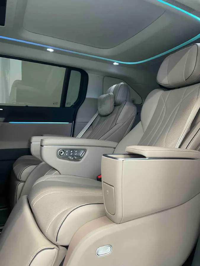 2025 Xpeng X9 BEV,autocango,china used car exporter,china ev exporter,chinese used car exporter,chinese used ev exporter