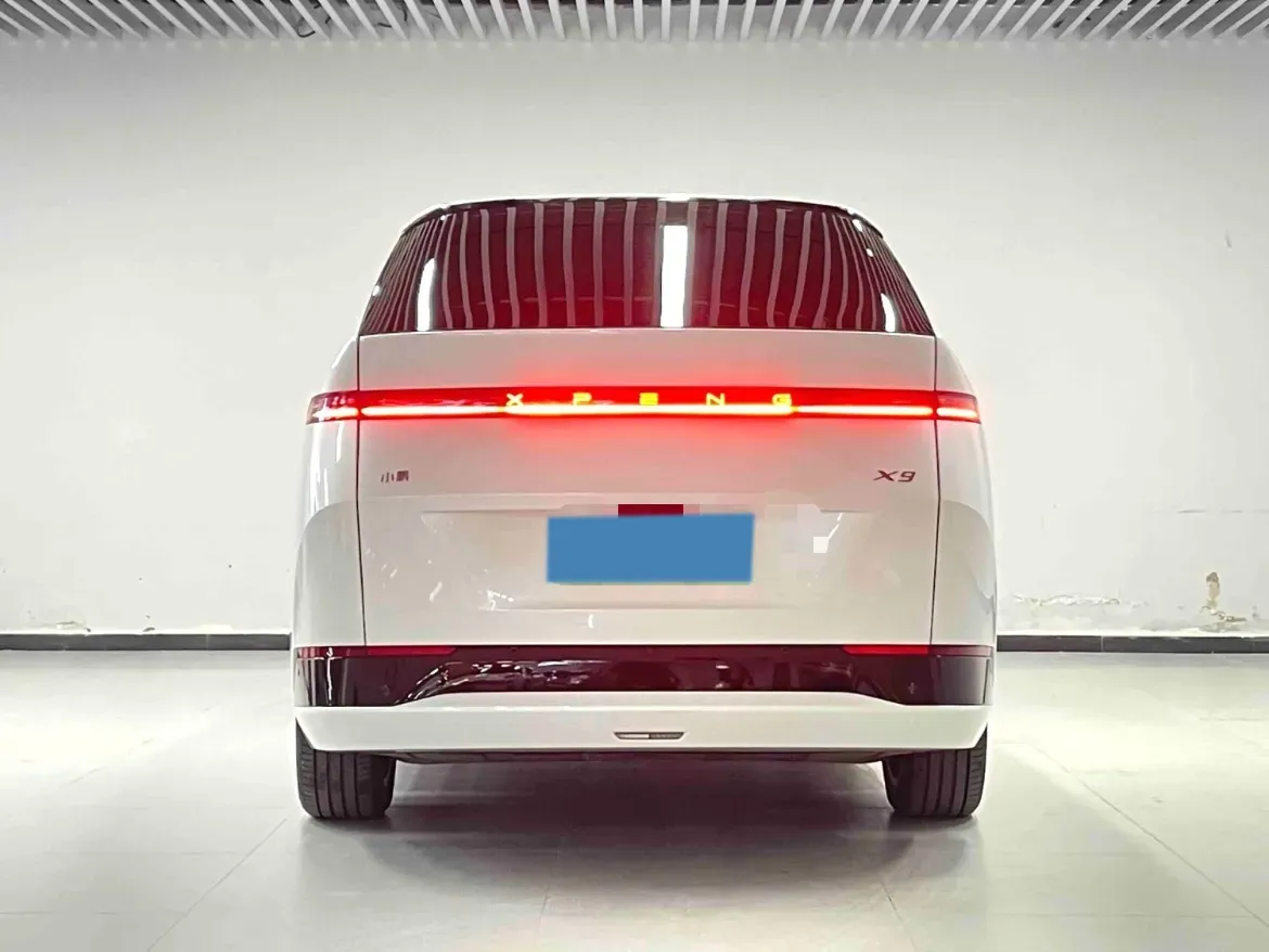 2025 Xpeng X9 BEV,autocango,china used car exporter,china ev exporter,chinese used car exporter,chinese used ev exporter