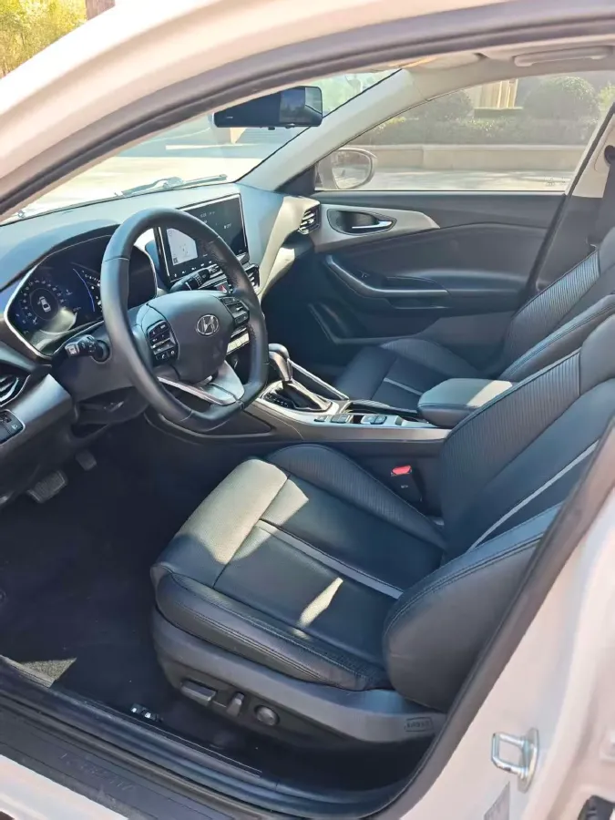 2021 Hyundai La Festa 1.6T 204HP L4 7DCT,autocango,china used car exporter,china ev exporter,chinese used car exporter,chinese used ev exporter