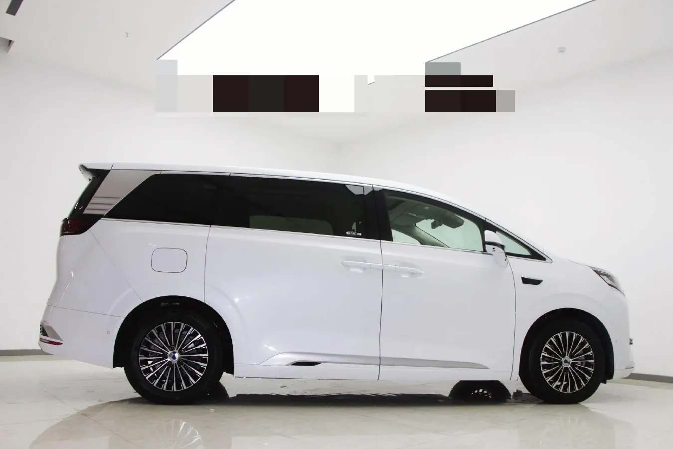 2025 Denza D9 1.5T 156HP L4 E-CVT PHEV 40KWH,autocango,china used car exporter,china ev exporter,chinese used car exporter,chinese used ev exporter