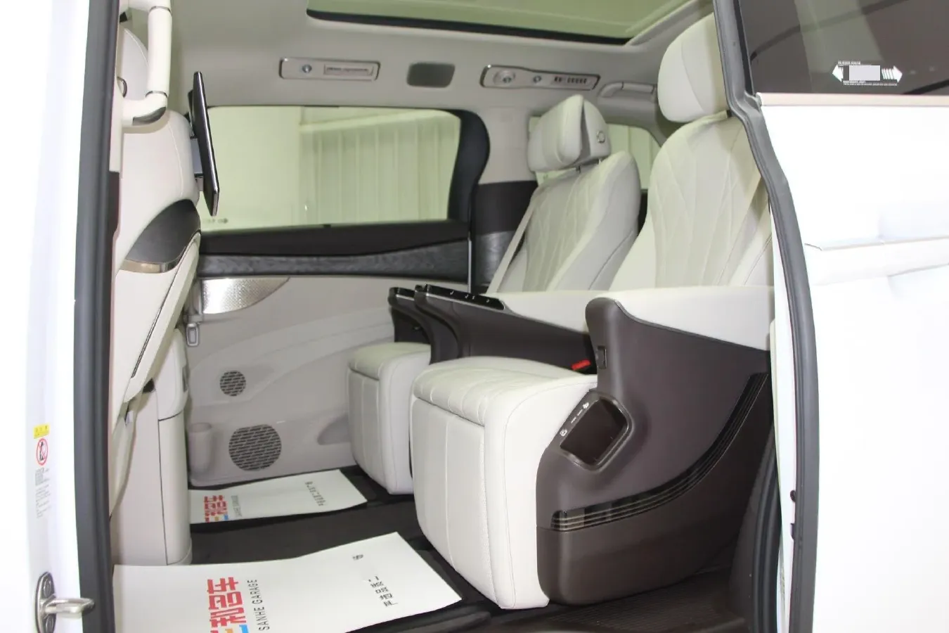 2025 Denza D9 1.5T 156HP L4 E-CVT PHEV 40KWH,autocango,china used car exporter,china ev exporter,chinese used car exporter,chinese used ev exporter